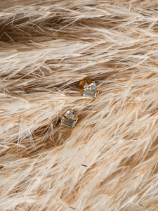 LUNA STUDS